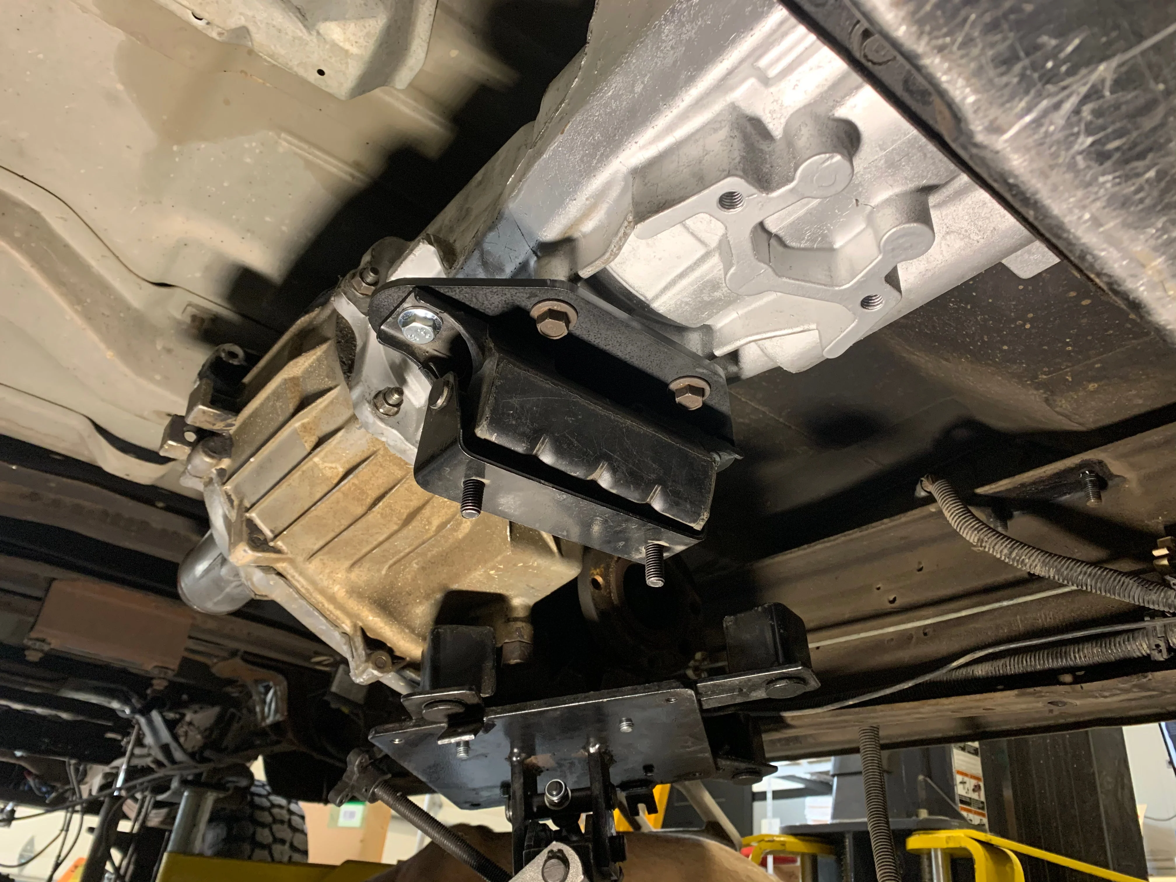 Transmission Mount Bracket: 47RH to E4OD - Image 3