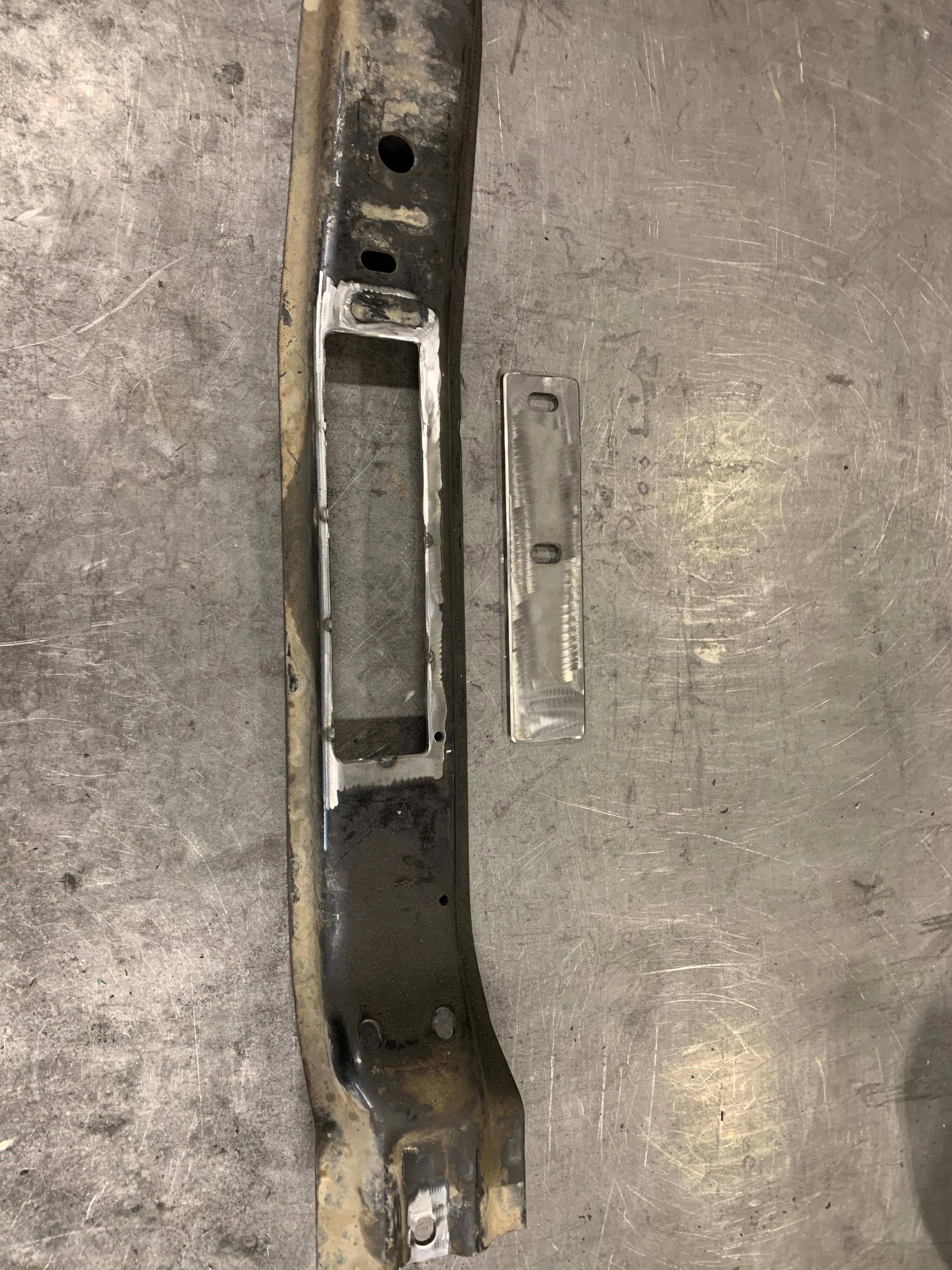 Transmission Mount Bracket: 47RH to E4OD - Image 4